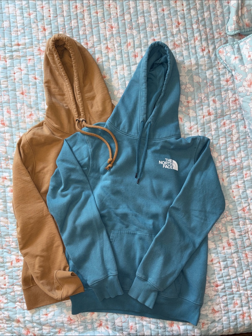 The North Face Hoodie Bundle of 2 Blue & Tan Pullover Sweatshirts Men's Small